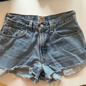 Levi 550 denim shorts, size 26